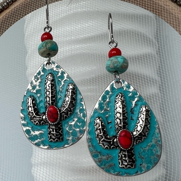 SOUTHWESTERN Cactus Earrings with Red Cabochon Stones - Picture 3 of 15